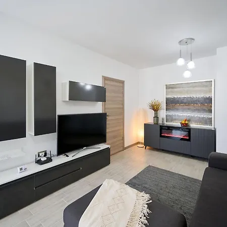 Eden Spa&pool Apartment *